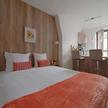 Charming Near Champs De Mars Apartment Paris